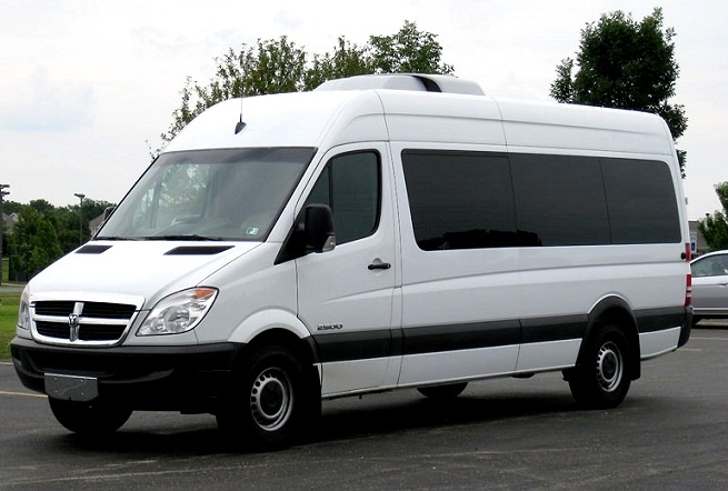 mercedes sprinter van on rent in delhi
