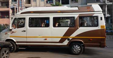 15 seater luxury tempo traveller on hire in delhi