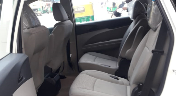 mahindra marazzo car rental in delhi