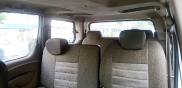 7+1 seater mahindra xylo car hire