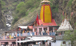 luxury force urbania hire for yamunotri temple yatra